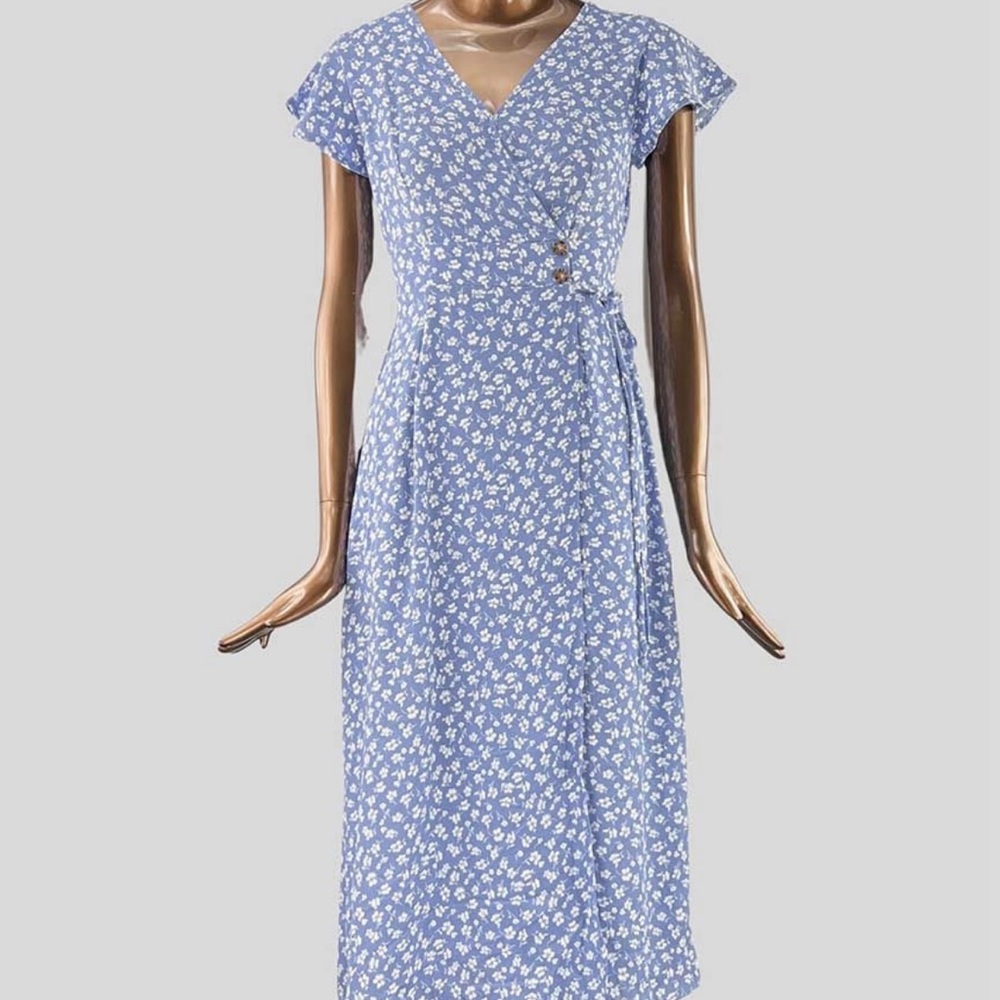 Sienna Sky Floral Slit Midi Wrap Dress Light Blue size Small